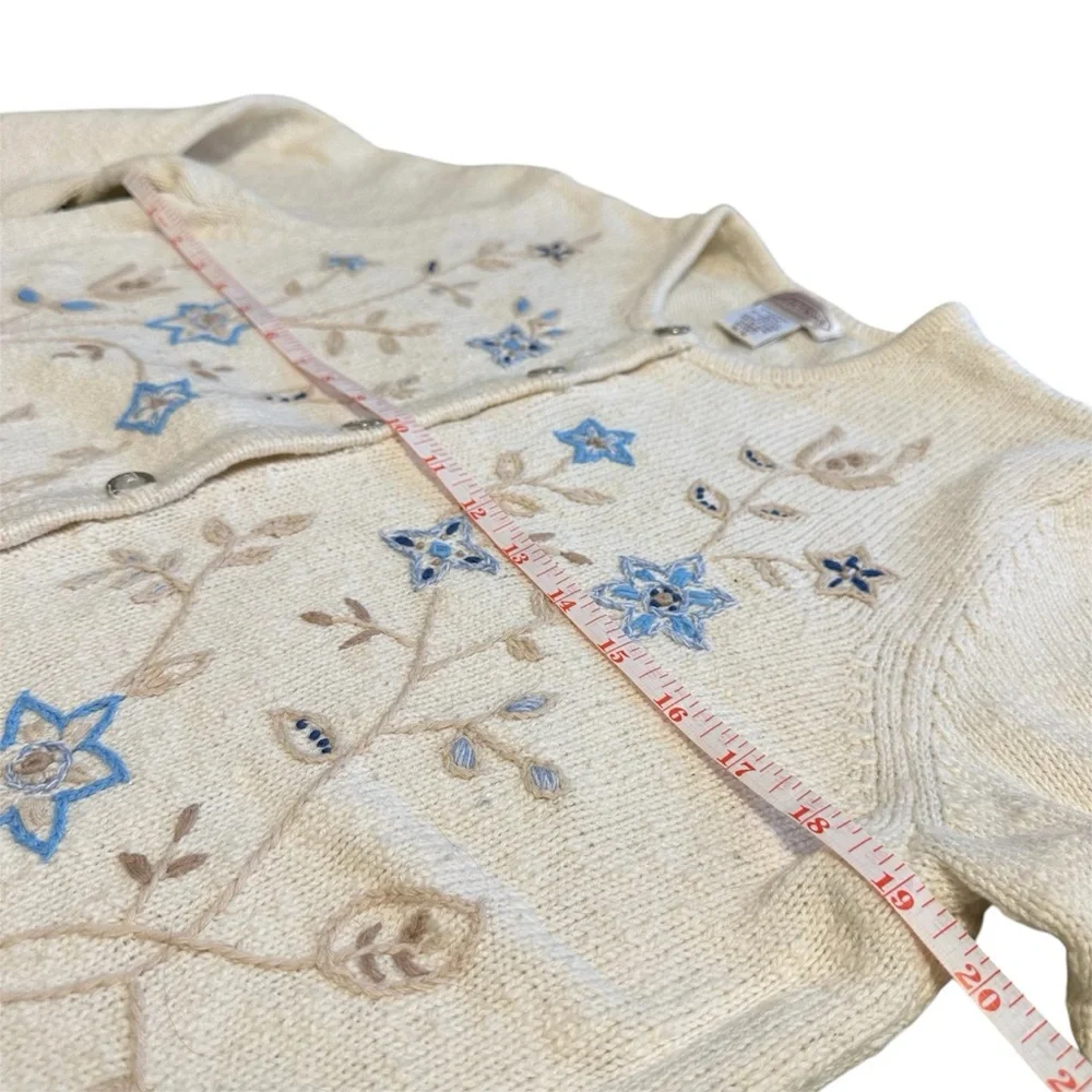 Vintage Northern Reflections Cream Embroidered Floral Button Cardigan Medium - Picture 7 of 11